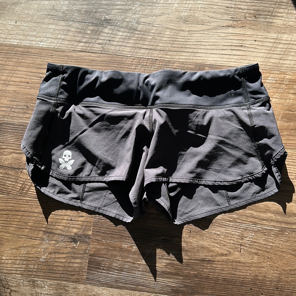 Betty Design run short size M